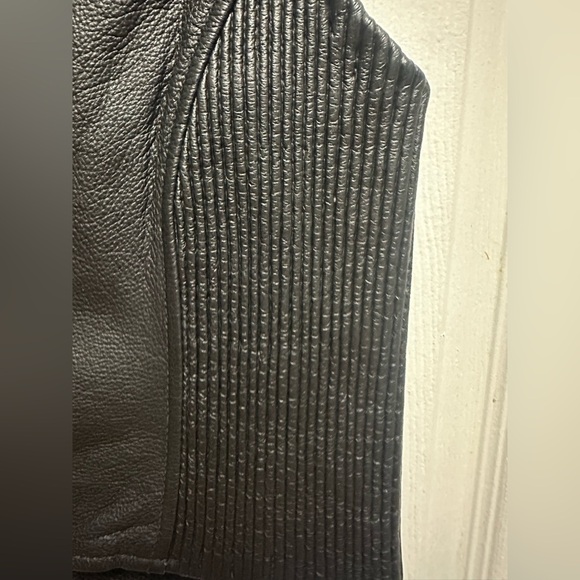 First Classics 100% Leather Vest Size Medium - Picture 8 of 10